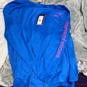 Vineyard Vines size large performance long sleeve